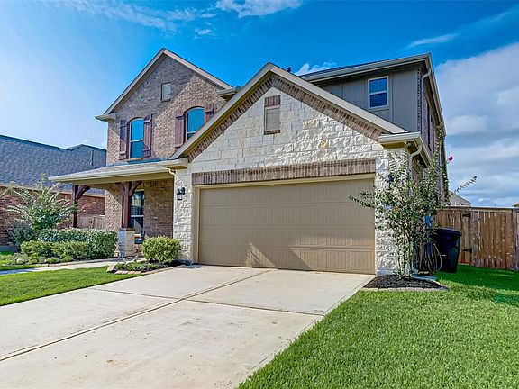 3rd image of 18715 Big Elm Dr