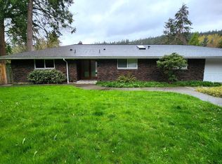 5257 Lynwood Center Rd NE, Bainbridge Island, WA 98110