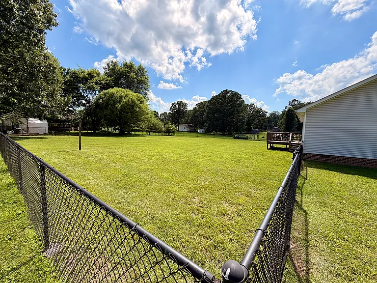 1208 E End Rd — Photo 4
