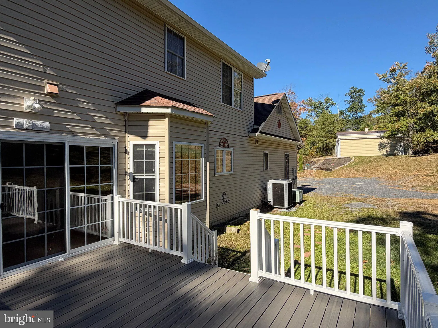 4 bed, 4.0 bath, 2646 sqft, $3,000 — Photo 3