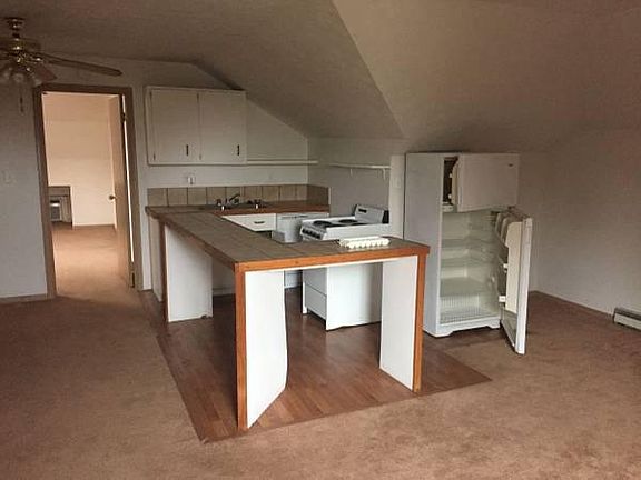 3rd image of 77 Smith Pl #4