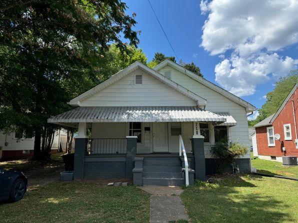 218 Clement Ave