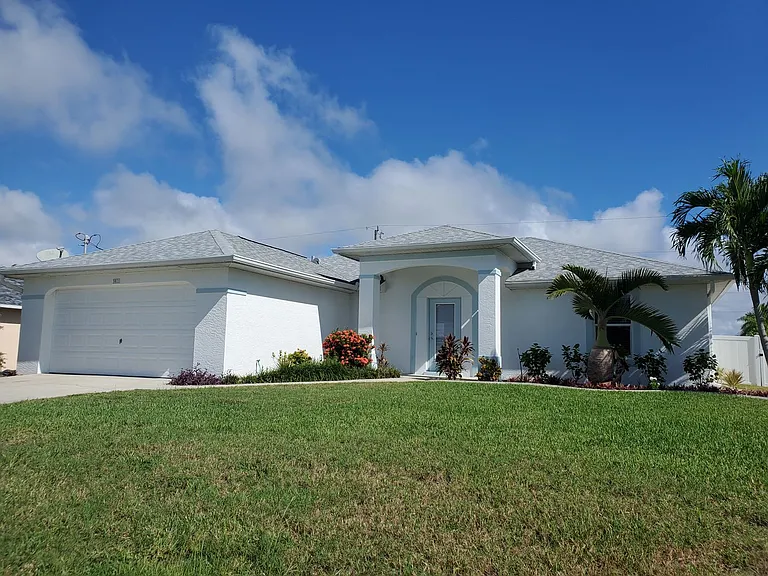 3011 SW 14th Ct — Photo 2