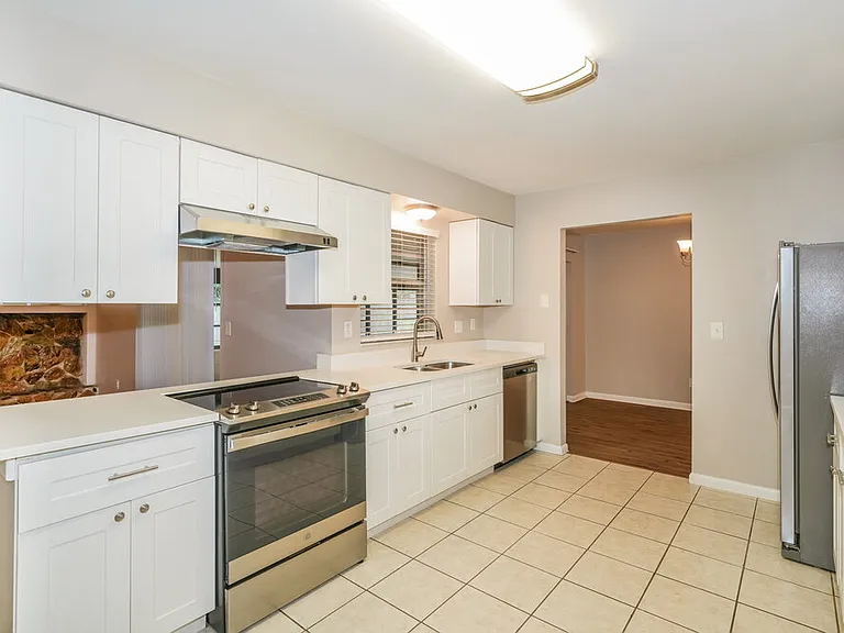 17507 Cranbrook Dr — Photo 7