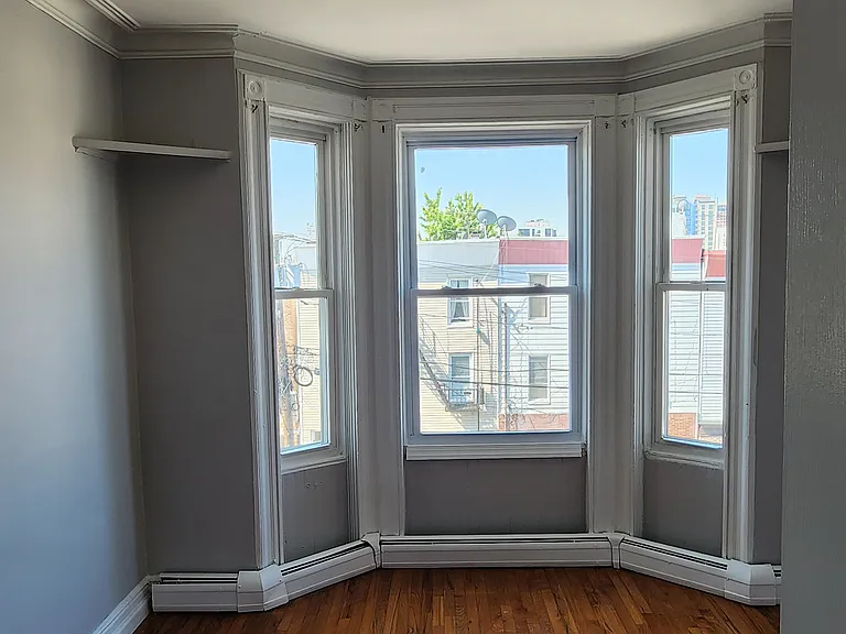 40 Laidlaw Ave #C — Photo 5