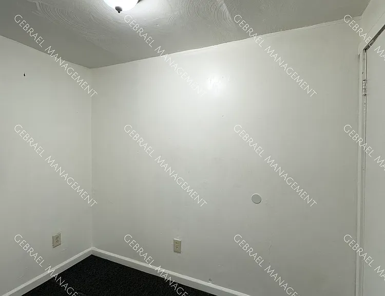5485 Detroit St — Photo 10