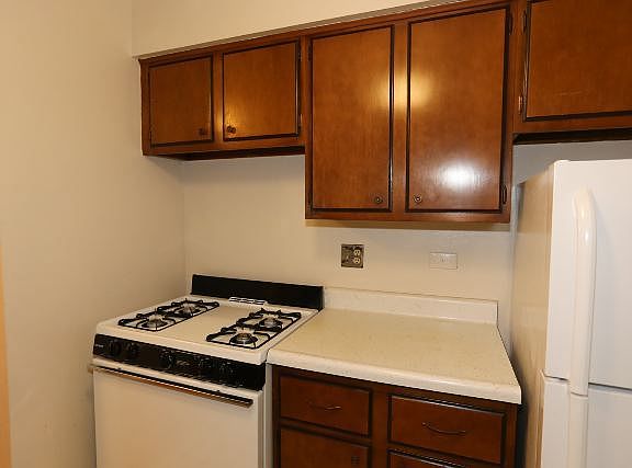 5th image of 660 W Wrightwood Ave APT 317