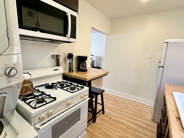315 N 6th St #5 — Photo 10