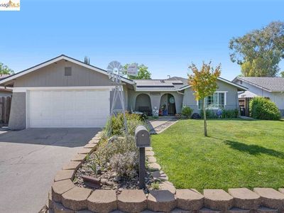 1817 Lobero Ln, Modesto, CA, 95355