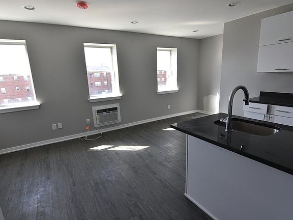 2nd image of 1924 Geary St #B-2