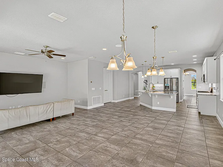 8019 Marquette Dr — Photo 7