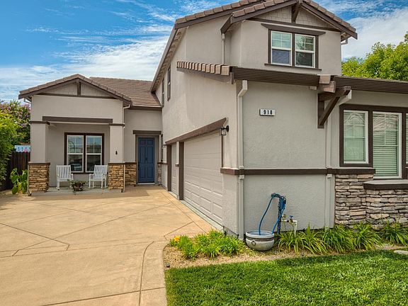 2nd image of 918 Monticello Court