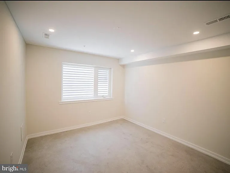 1331 N Randolph St #9 — Photo 6