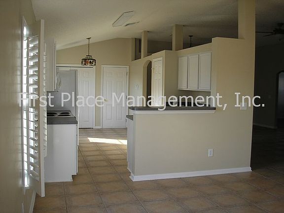 2nd image of 1919 Sunchase Ct