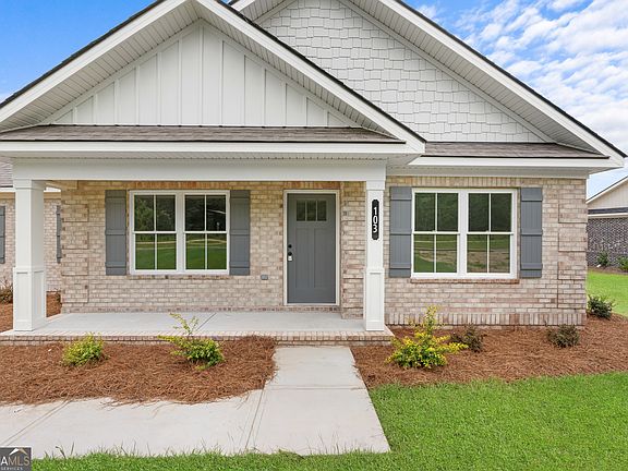 2nd image of 103 Pin Oak Ln
