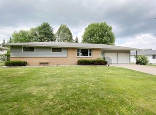 409 W Kalsched St, Marshfield, WI 54449