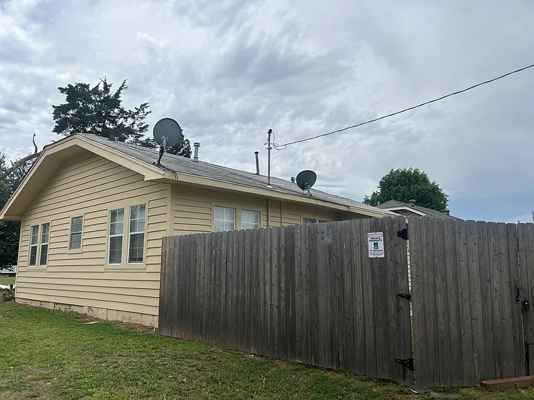 2801 NW 11th St — Photo 4
