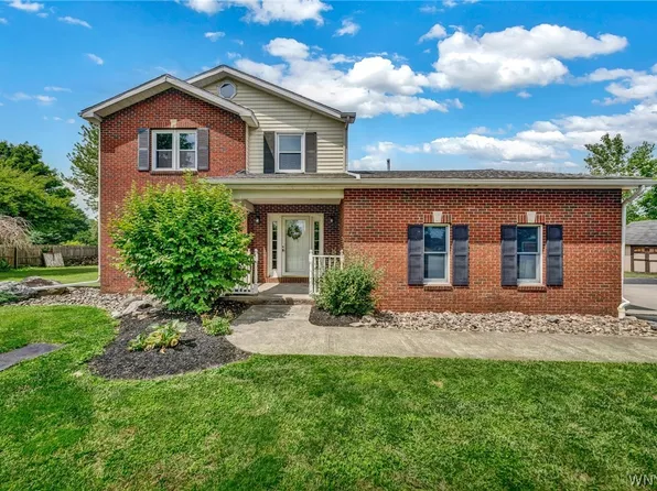 13588 Stage Rd, Akron, NY 14001
