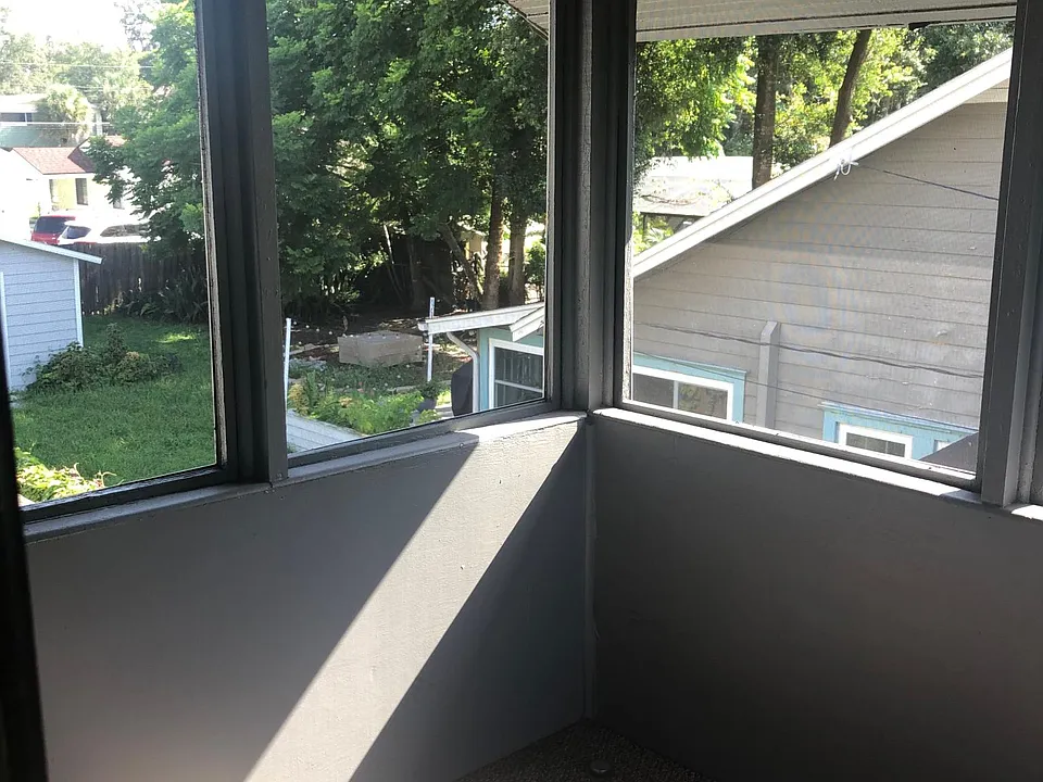 Screen patio