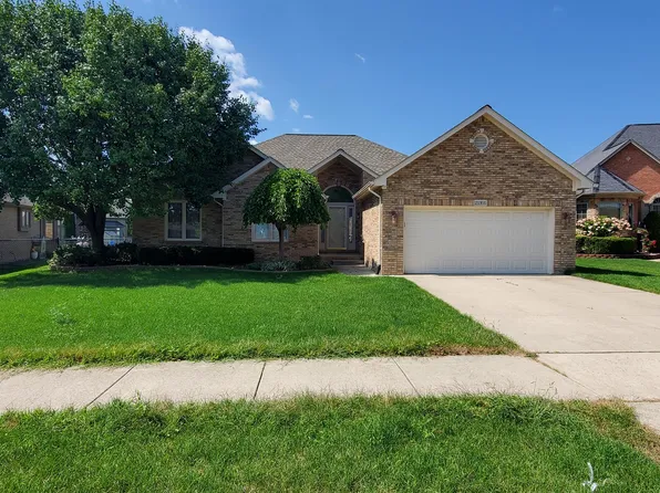21391 Marina Cir #1, Macomb, MI 48044
