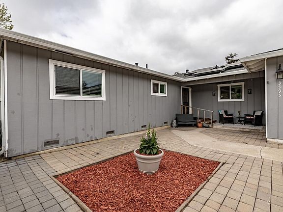 3rd image of 3595 Viola Dr