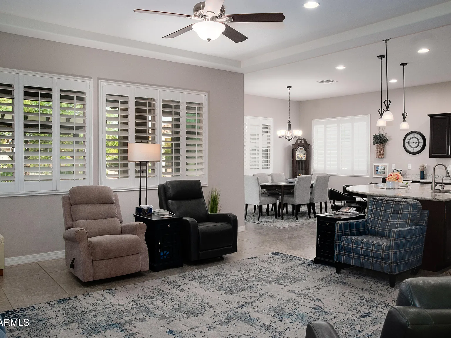 2 bed, 2.5 bath, 1911 sqft, $2,300 — Photo 4