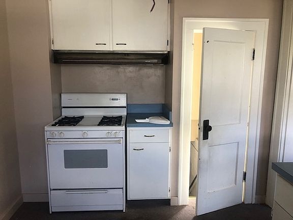 3rd image of 315 Plum St