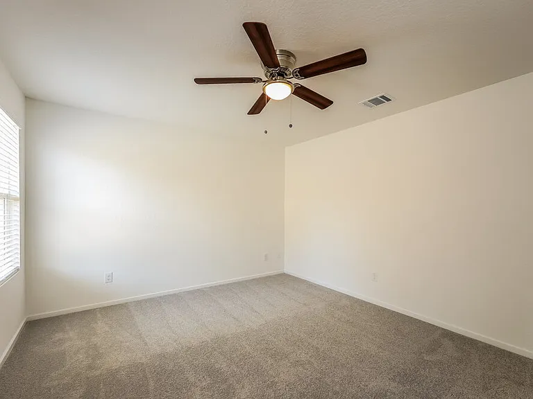 425 Payton Pl — Photo 9