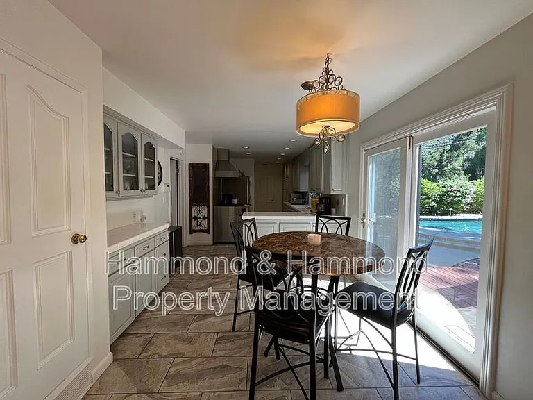 8422 Fable Ave — Photo 16