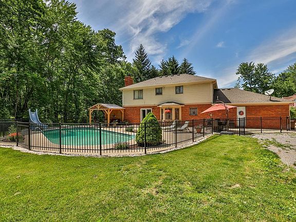 5th image of 6234 Shagbark Dr