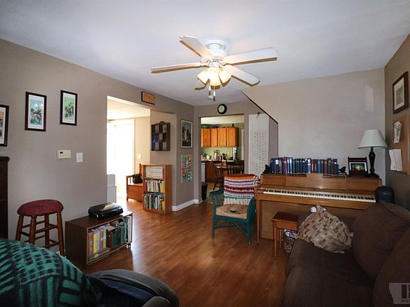 4th image of 1297 Wallace Ave