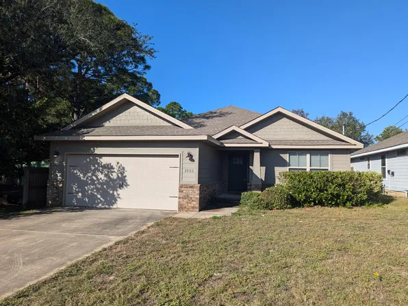 1933 Esplanade St, Navarre, FL 32566