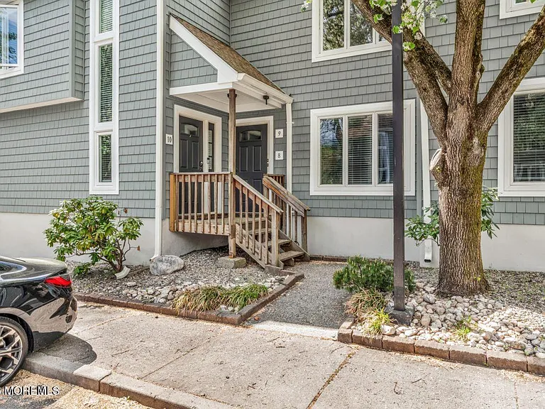 1 Central Ave #8 — Photo 1