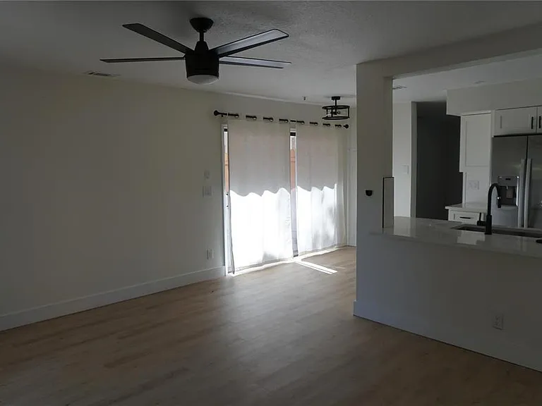 2404 Brigadoon Dr — Photo 8