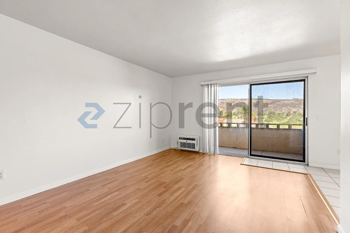 1 bed, 638 sqft, $2,200 — Photo 2