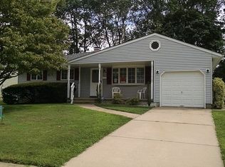 15 Banbury Rd, Hamilton, NJ 08690