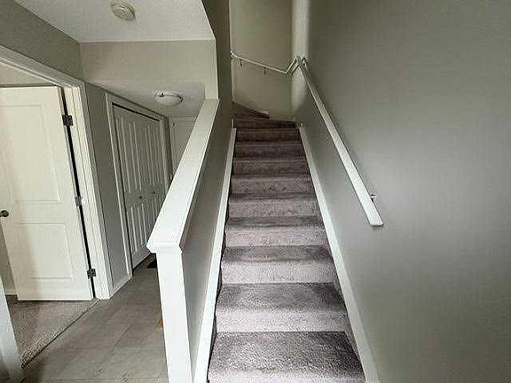 4th image of 202 S Evansridge Park NW