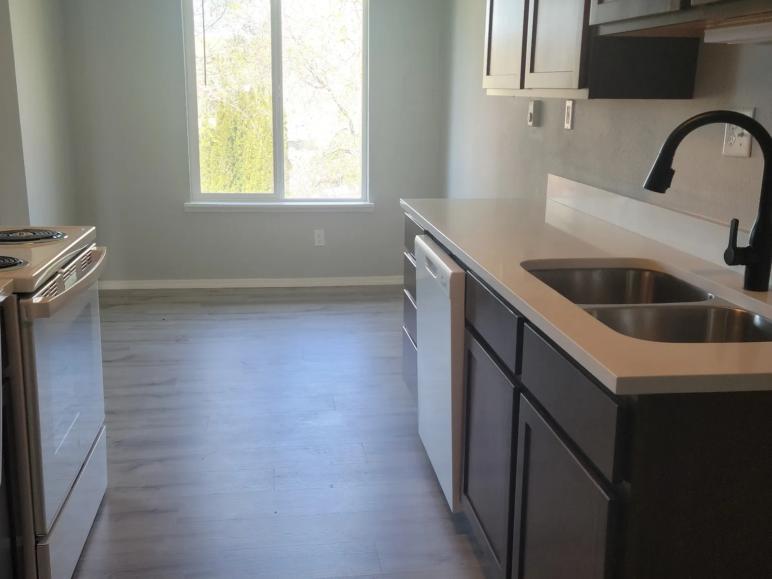 3 bed, 1.5 bath, $1,625 — Photo 4