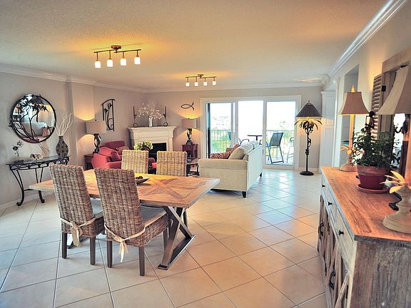 5th image of 561 Marina Point Dr #5610