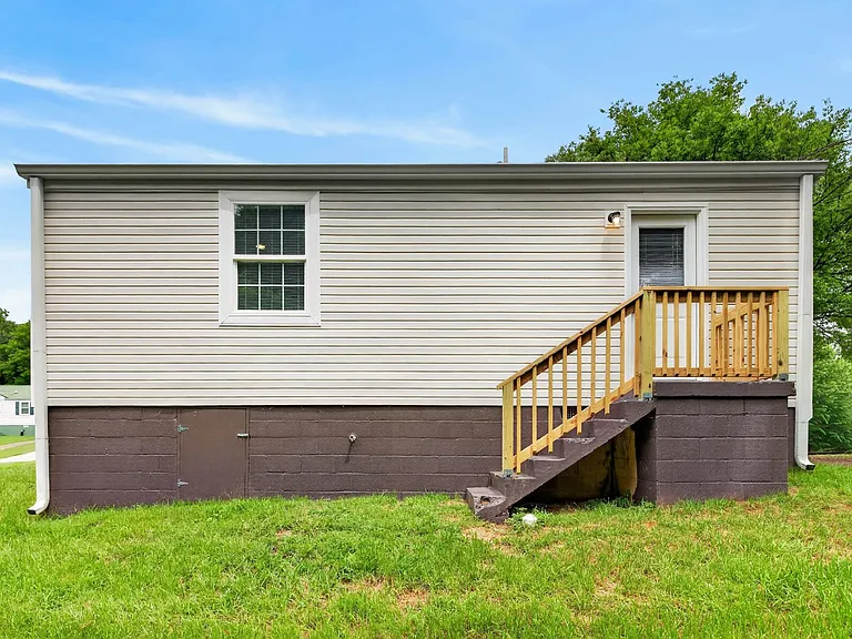 1316 Sunnyview Dr — Photo 23