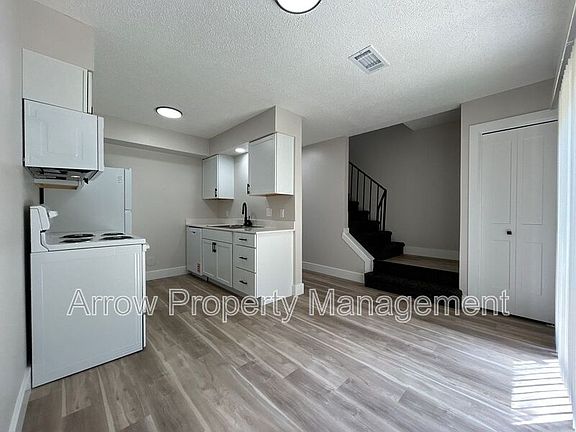 5th image of 1216 S Jackson St