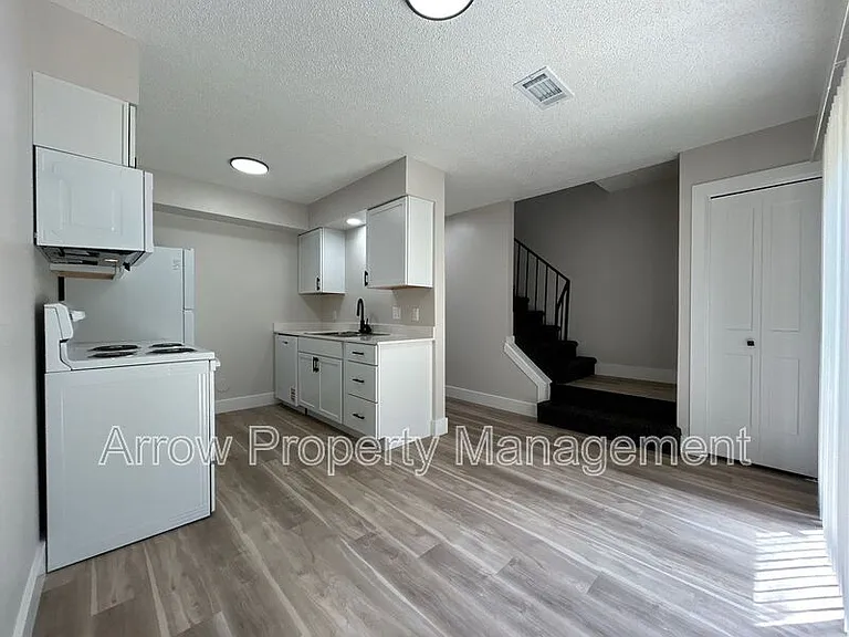 1216 S Jackson St — Photo 5