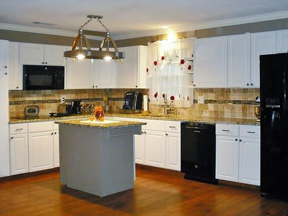 3rd image of 1005 Clearspring Dr