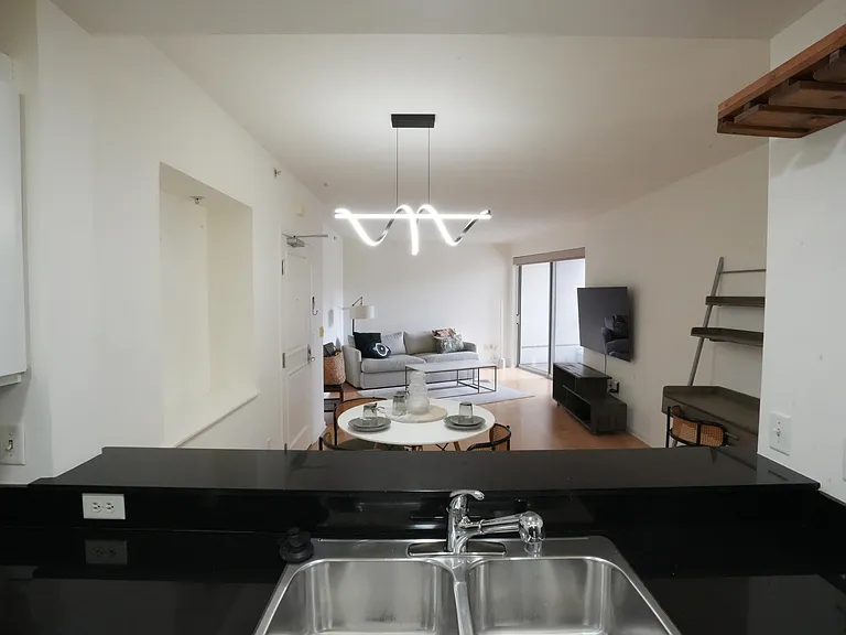 1655 Mission St #930 — Photo 5