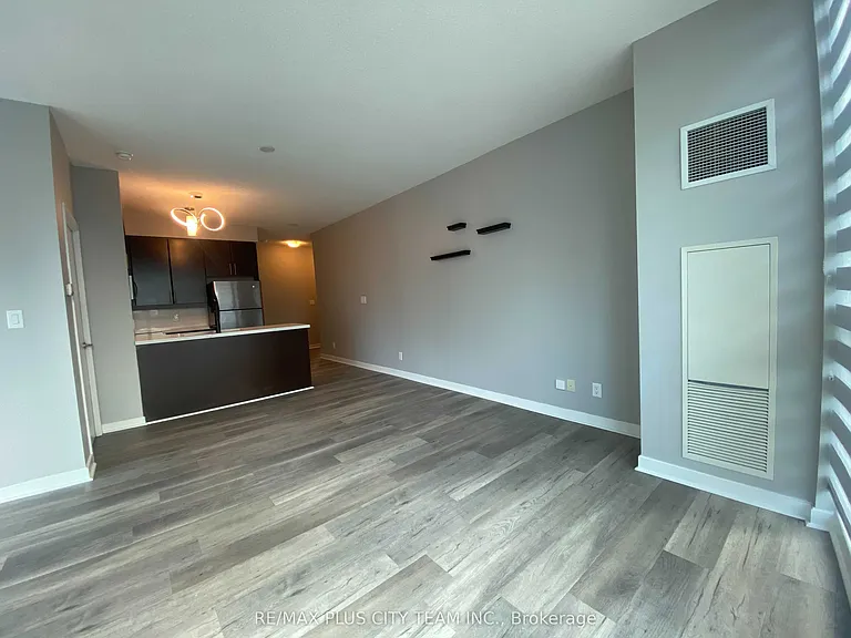 18 Harbour St #1802 — Photo 6