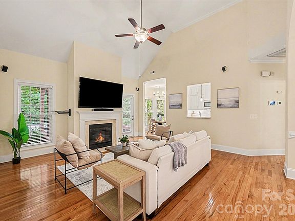 2nd image of 1109 Moray Ct