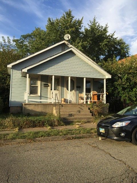 2nd image of 2107-2109 Roosevelt Blvd