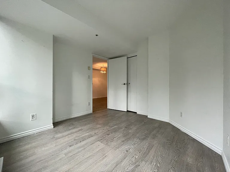 588 Broughton St #1208 — Photo 5