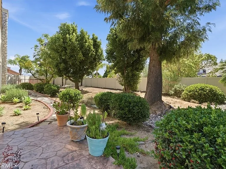 2749 Silver Oak Pl — Photo 37