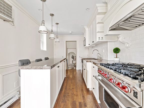 5th image of 105 W 78th St APT 3